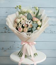 Букет цветов из:  Розы и Лизиантусы в Жуковской