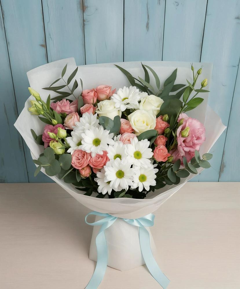 Букет цветов из: Розы, Лизиантусы и Хризантемы в Жуковской