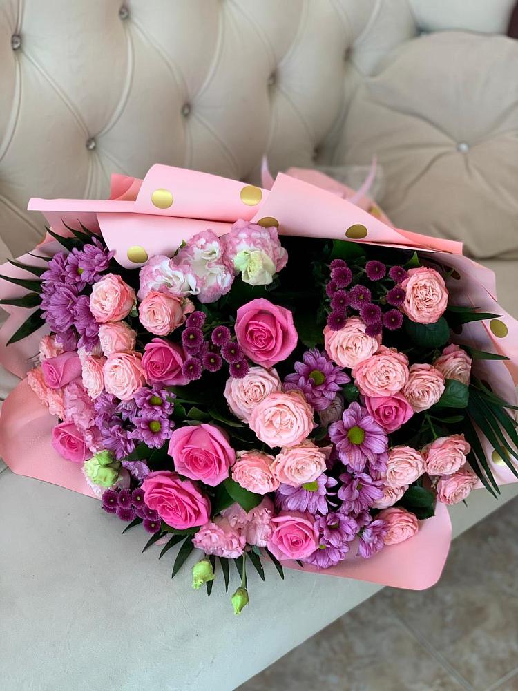 Букет цветов из: Хризантемы, Розы и Лизиантусы в Жуковской