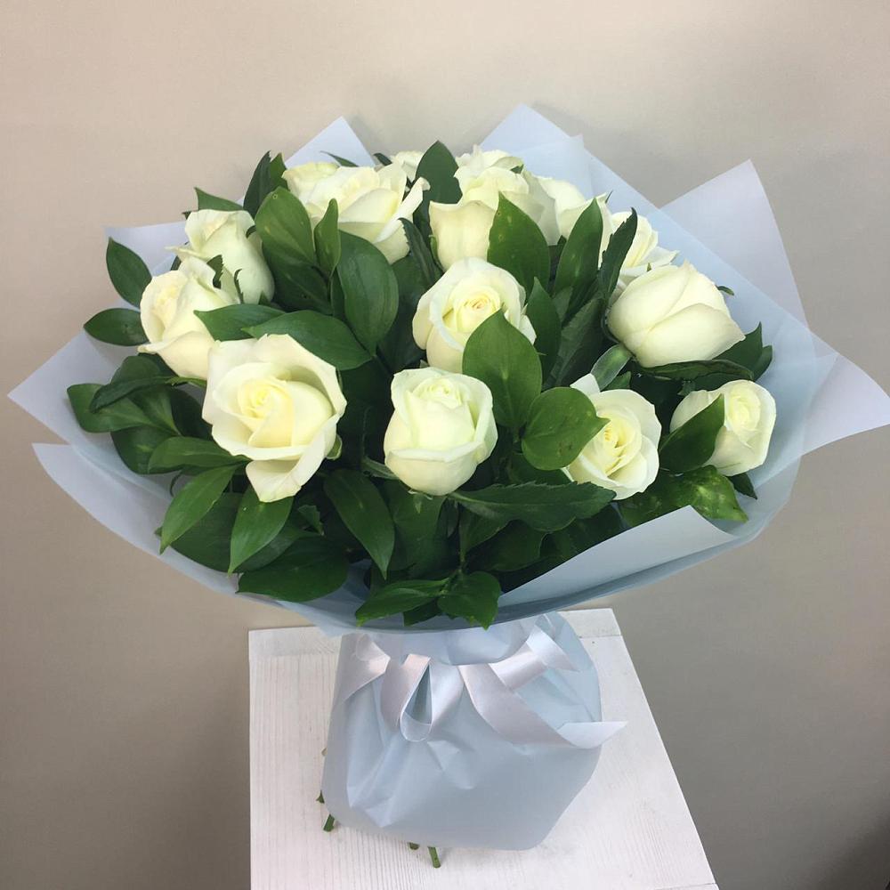 Букет 15 Белых роз Проуд в Жуковской