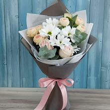 Букет цветов из:  Хризантемы и Розы в Жуковской