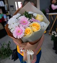 Букет цветов из:  Герберы, Розы и Хризантемы в Жуковской