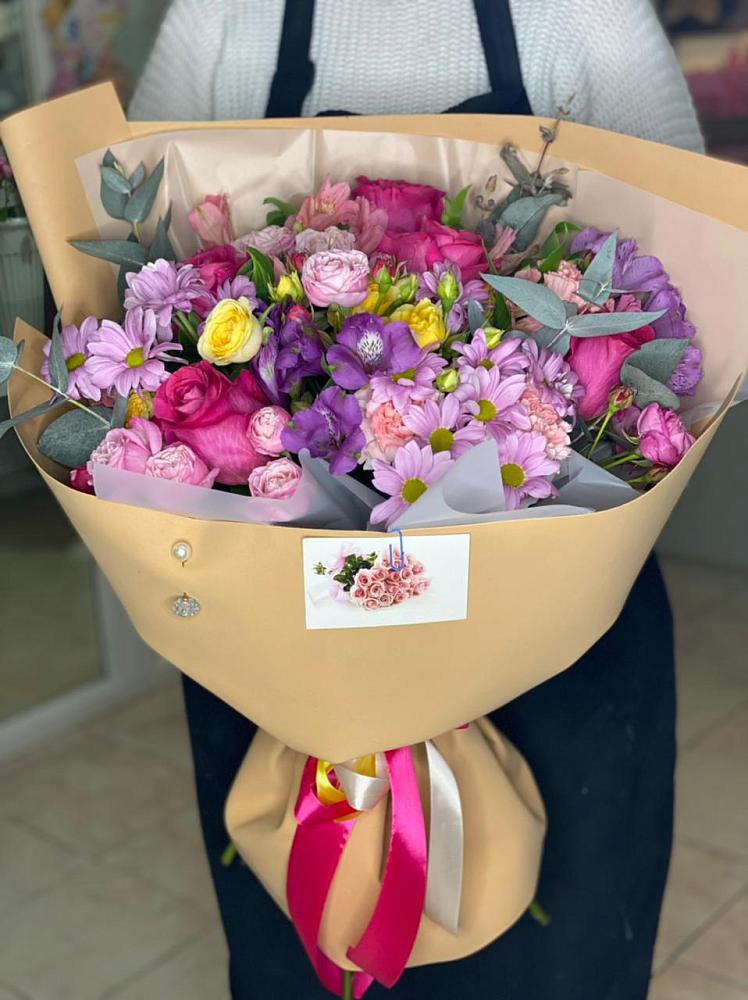 Букет цветов из: Хризантемы, Гвоздики и Альстромерии в Жуковской