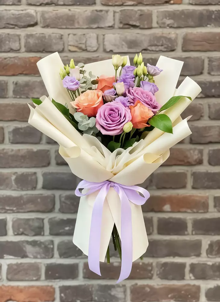 Букет цветов из: Лизиантусы и Розы в Жуковской