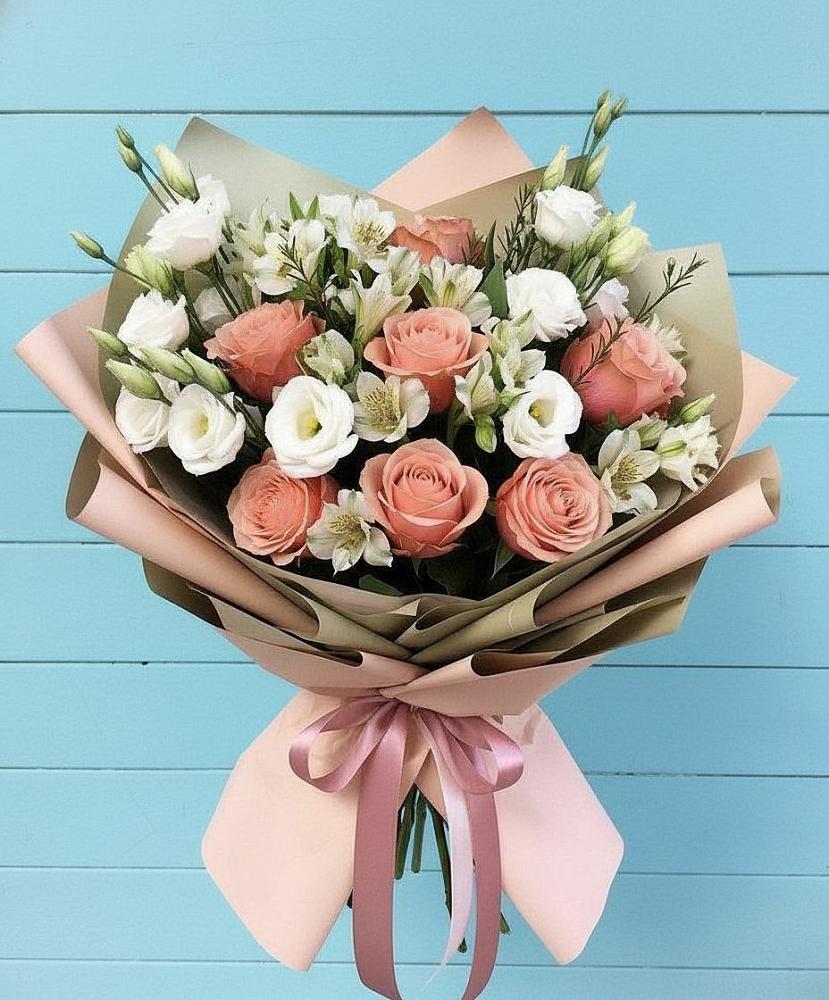 Букет цветов из: Розы, Альстромерии и Лизиантусы в Жуковской