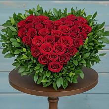 Цветочная композиция из Розы в виде сердца в Жуковской