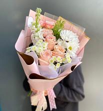 Букет цветов из:  Хризантемы и Розы в Жуковской