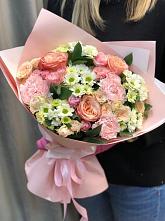Букет нежные объятья в Жуковской Букет цветов из: Гвоздики, Розы и Хризантемы в Жуковской