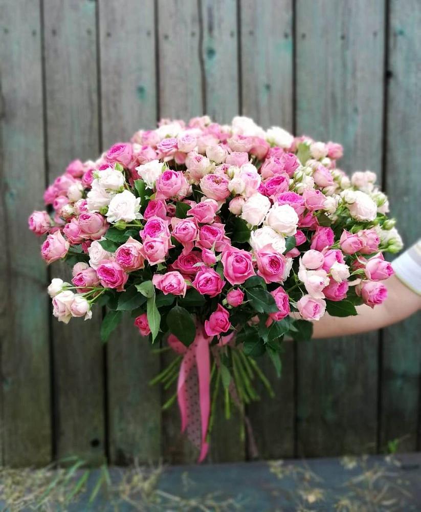 Букет Розовые кустовые розы Натали и Лав Лидия в Жуковской