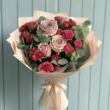 Букет цветов из:  Гвоздики и Розы в Жуковской