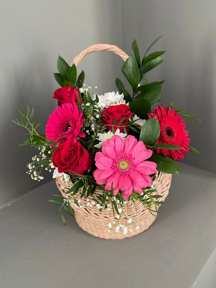 Цветочная композиция из Розы, Хризантемы и Герберы в корзине в Жуковской